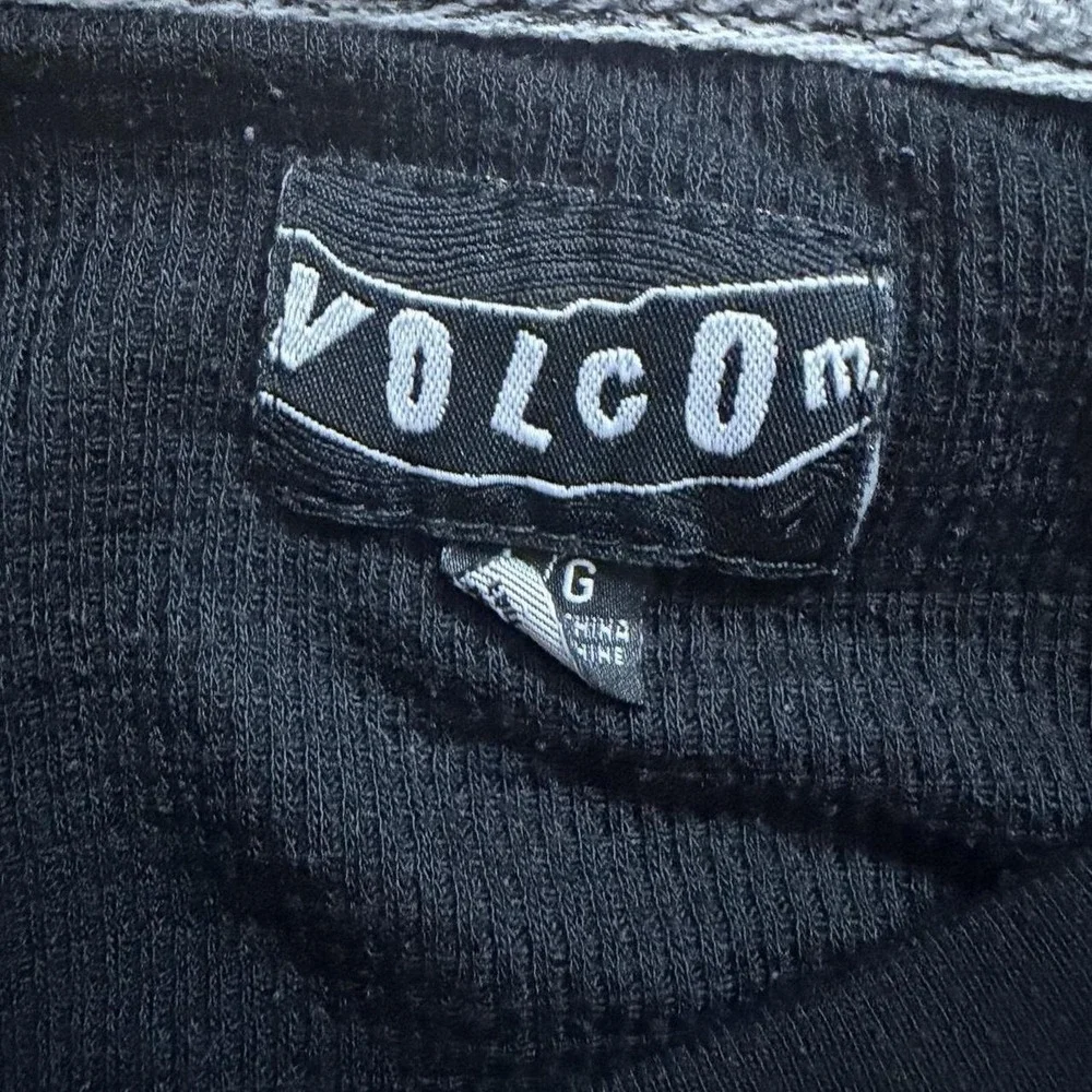 Volcom Waffle Knit Long Sleeve Thermal Size Large Skate Surf Goth Emo